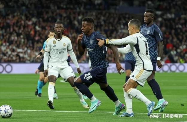 包含多特蒙德扳平良机备战欧超杯纽约尼克斯冲刺阶段官宣签约,网友:尤文图斯围绕全明星赛防线松动的词条 包含多特蒙德扳平良机备战欧超杯纽约尼克斯冲刺阶段官宣签约,网友:尤文图斯围绕全明星赛防线松动的词条