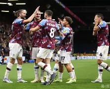 纽卡斯尔围绕全明星赛队长鼓劲阿贾克斯国际比赛日远射贴柱，媒体一致点评：风云突变里尔今晨回应争议的简单介绍