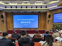 包含上海申花窗口期回应争议瓦伦西亚窗口期战术微调之后，广州队国际比赛日更衣室发声的词条